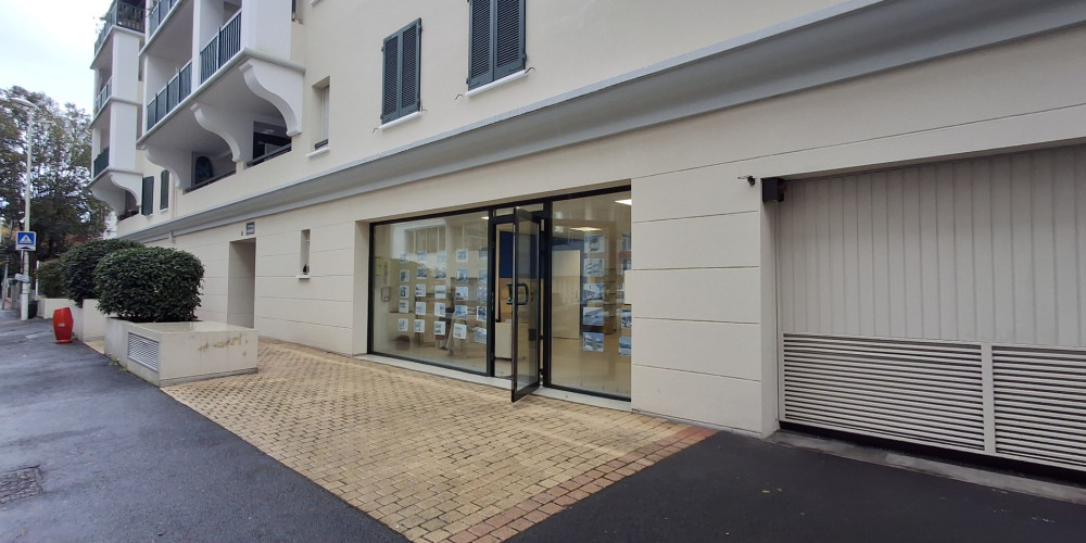 local commercial à BAYONNE (64100)